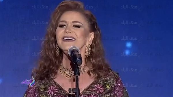بعد عمليات التجميل .. سقوط ميادة الحناوي على مسرح حفلها في جدة