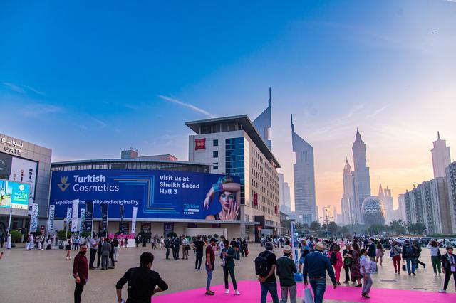 "بيوتي وورلد ميدل إيست 2023".. قطاع مزدهر يجذب العلامات التجارية إلى دبي