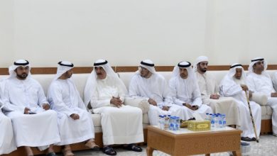 حاكم أم القيوين يقدم واجب العزاء في وفاة ناصر محمد عيسى بوعصيبة آل علي