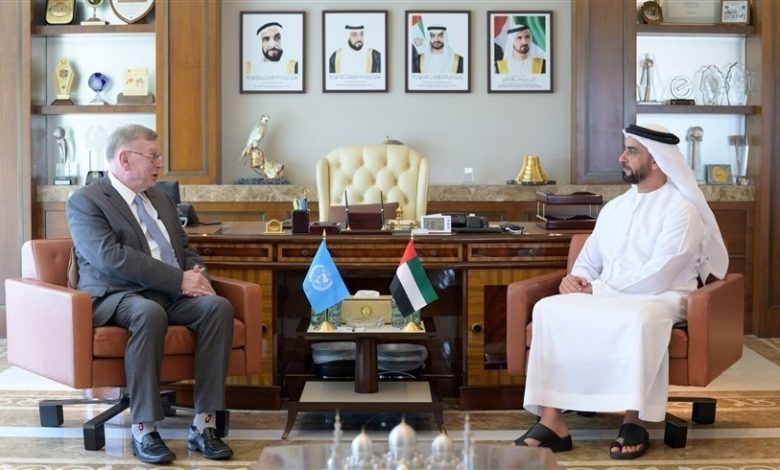 سيف بن زايد يلتقي مساعد الأمين العام للأمم المتحدة