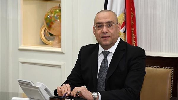 وزير الإسكان يتابع سير العمل بعدد من المشروعات بمدينة العبور