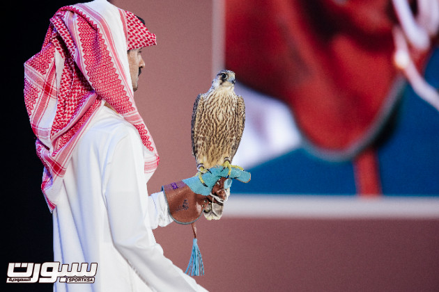 10 طواريح يبيعون صقورهم الـ 3 في سابع ليالي مزاد نادي الصقور السعودي