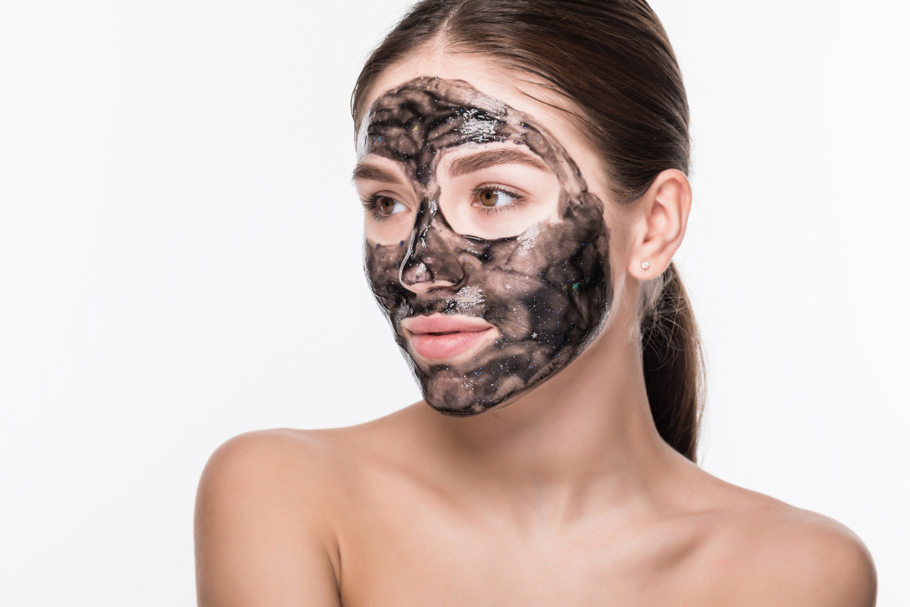 التقشير يعزز امتصاص المرطب - المصدر freepik