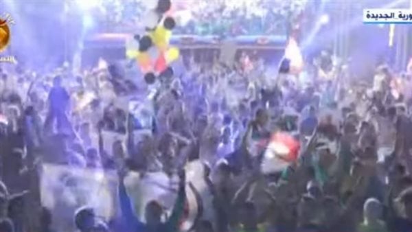 أهالي كفر الشيخ يحتفلون بالميادين العامة دعما للرئيس السيسي