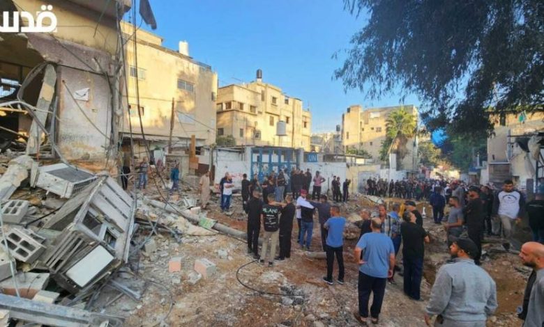 الضفة فجر الجمعة: انتشال جثامين 5 شهداء بمخيم نور شمس وهدم منزل منفذ عملية واعتقالات واسعة