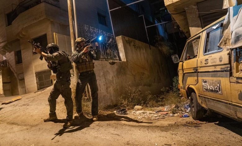 جيش الاحتلال: اعتقلنا 19 ناشطا بحركة حماس من الضفة