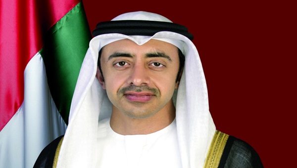 عبدالله بن زايد ووزير خارجية إيران يبحثان تطورات الأوضاع هاتفياً