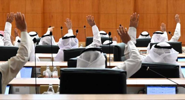 مرونة حكومية لـ... «تحسين معيشة المواطنين»