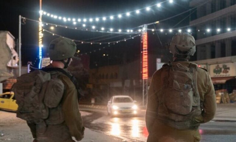 نتنياهو يجتمع مع كبار القادة الأمنيين بعد يوم من الهجمات الفلسطينية
