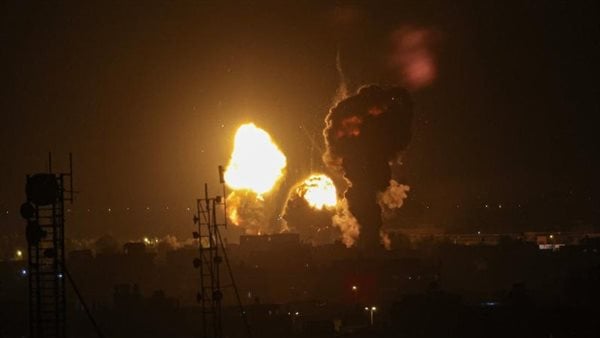 6 شهداء في غارات إسرائيلية على مخيم النصيرات في غزة.. ومحاولة جديدة للتوغل بريا