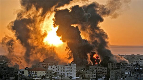 القوات الإسرائيلية اقتحمت مبنيي الجراحة والطوارئ بمجمع الشفاء