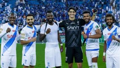 الهلال يهزم الحزم ويبلغ ربع النهائي