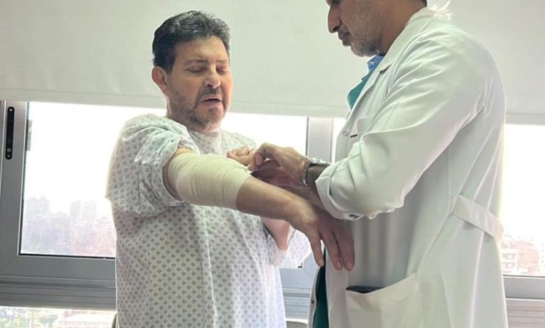 بعد إجراء جراحة في ذراعه.. هاني شاكر يطمئن جمهوره على حالته الصحية