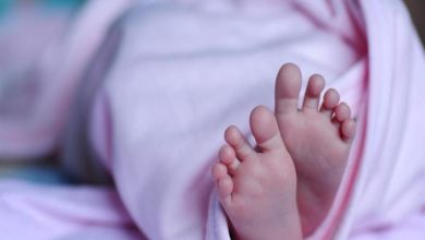 حبس أم متهمة بقتل رضيعها بسبب الإهمال في العجوزة