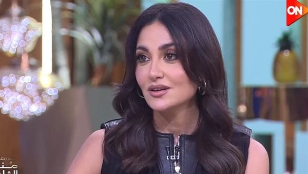 من غيره مكنتش هعرف أخد خطوات في مشواري..فيديو
