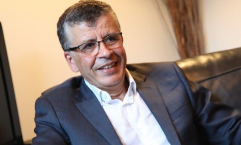 أحمد الجيراري يهجر هندسة الاتصالات لتعزيز التنمية بأداء المقاولات