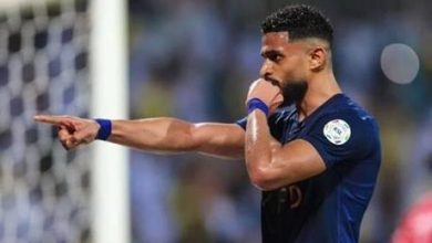 النصر يجدد عقد عبدالإله العمري