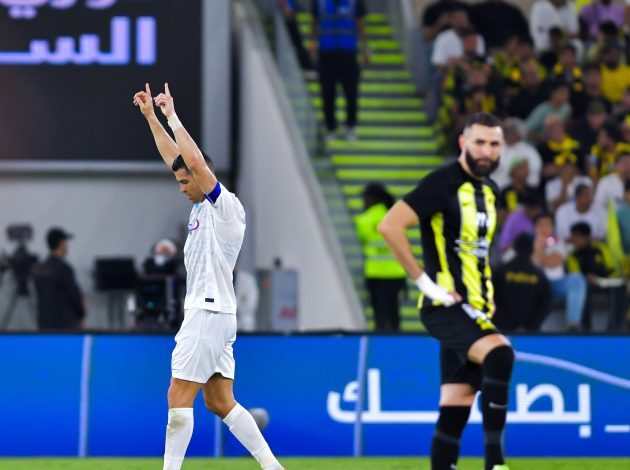 انظر إلى كريستيانو رونالدو..جماهير الاتحاد تقسو على بنزيمة