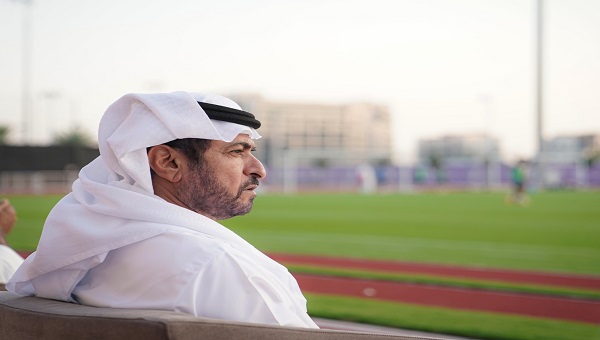 بالصور.. حمدان بن مبارك يشهد تدريبات المنتخب الوطني في أبوظبي