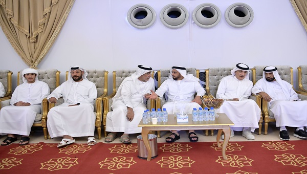 سيف بن زايد يُقدم واجب العزاء في وفاة خلفان مطر الرميثي