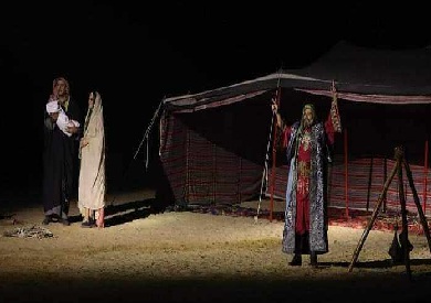 عرض «الذيب» في رابع أيام مهرجان الشارقة للمسرح الصحراوي (صور)