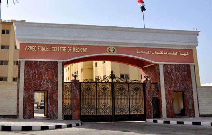 مستشفى كلية الطب بالقوات المسلحة تستضيف خبيرا عالميا فى جراحة الأطفال