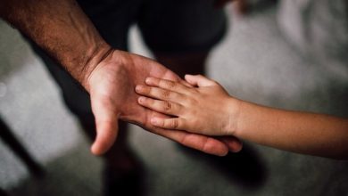 هذه الخطوة تضر بأنوثة المرأة وتُنهي فكرة القوامة...