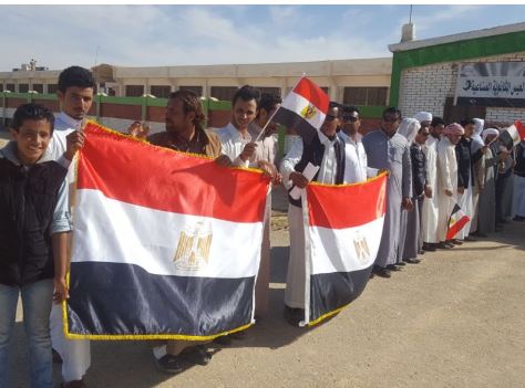 يحيى عبدالله يحيي أغاني التراث من أمام اللجان الانتخابية بشمال سيناء