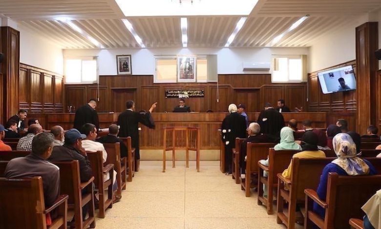 رصيف الصحافة: جرائم الأموال تسحب جوازات سفر مسؤولين بارزين في فاس