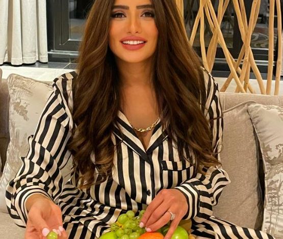 بعد تداول شائعة عن تسببها في طلاق فنانين.. زينة ساخرة: أدمنت أذية الناس