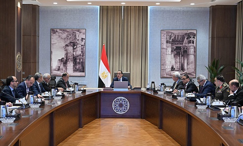 رئيس الوزراء يُتابع إجراءات سد العجز النسبي في أعداد المُعلمين على مستوى الجمهورية