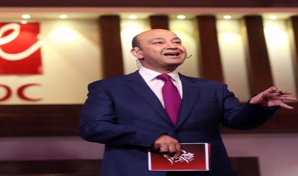 عمرو أديب يعلق على ظهور نجاة في حفل joy awards