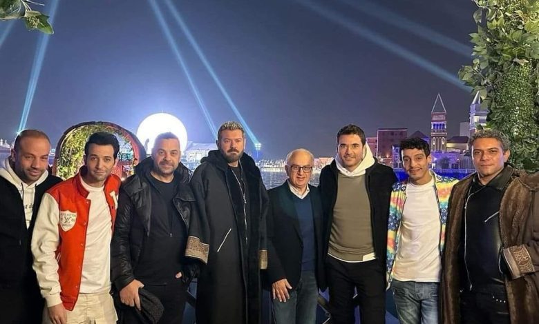 عمرو يوسف ينشر صورة من كواليس تصوير «ولاد رزق 3»