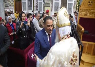 محافظ مطروح يشهد قداس عيد الميلاد بكنيسة السيدة العذراء