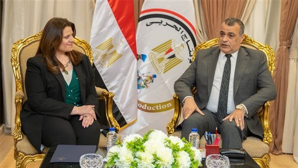 وزيرا الإنتاج الحربي والهجرة يبحثان التعاون لدعم المصريين بالخارج الراغبين في إقامة مشروعات استثمارية بمصر