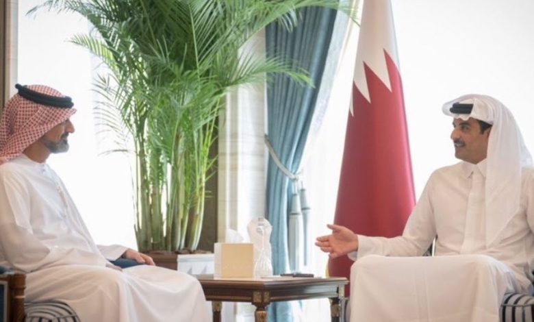 أمير قطر يلتقي ولي عهد عجمان على هامش مهرجان كتارا الدولي للخيل العربية بالدوحة