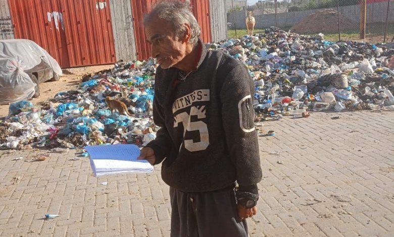 الاحتلال يعدم مواطناً من "ذوي الاحتياجات الخاصة" في خانيونس