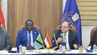 رئيس هيئة الدواء المصرية يستقبل مدير عام الهيئة التنزانية للأدوية والأجهزة الطبية