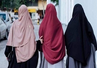 كيف يناضل مسلمو كازاخستان من أجل حق طالبات المدارس في ارتداء الحجاب؟