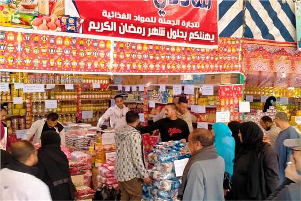 أستاذ استثمار: المواطن ينتظر معارض أهلا رمضان فهي تدخل البهجة على قلبه