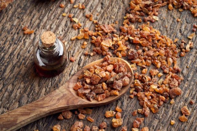 فوائد المرة السحرية للبشرة وماسكات للتخلص من حب الشباب