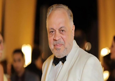 أشرف زكي ينهي الخلاف بين محمد صبحي والشركة المتحدة