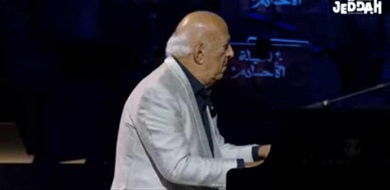 عمر خيرت يبهر الجمهور بموسيقاه في حفل ليلة الأحلام بموسم جدة