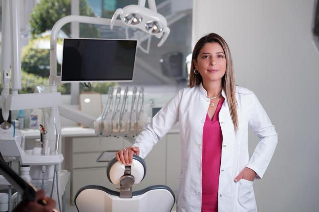 5 نصائح للأسنان من الدكتورة جولي أكاي خلال شهر رمضان المبارك