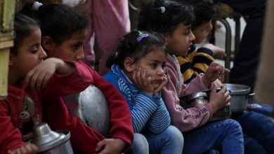 الإبادة في اليوم 317: مجازر وجثث شهداء "متبخرة" وتقليص "المناطق الإنسانية"