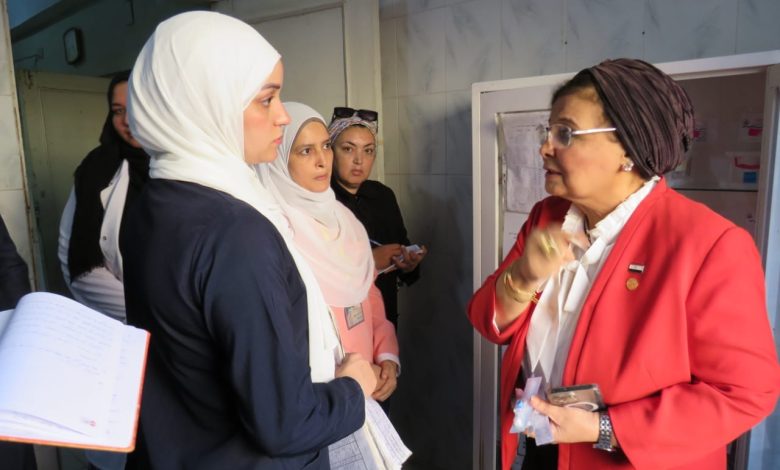 الصحة: فريق المراجعة يتفقد مستشفى إدكو المركزي ويحيل المتغيبين عن العمل للشئون القانونية