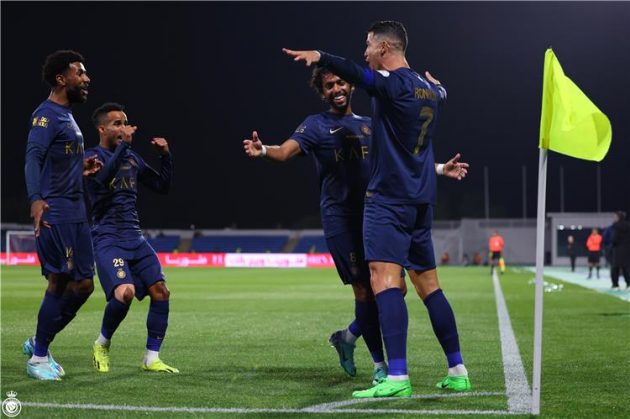 النصر يضع عينه على لاعب برشلونة