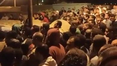 تشييع جنازة سيدة وابنها في العاشر من رمضان بعد حادث تصادم