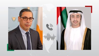 عبدالله بن زايد ووزير خارجية قبرص يبحثان التطورات الخطيرة في الشرق الأوسط