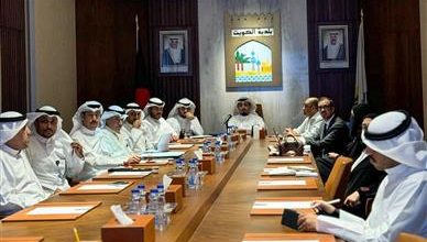 فريق مختص في بلدية الكويت يطلع وفد البنك الدولي على اجراءات تراخيص البناء